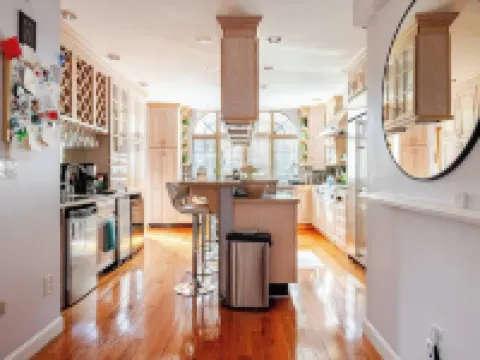 Comfortable & Spacious Luxury Home w/ Chef’s Kitchen only 15 mins to Boston Hoteles en Everett