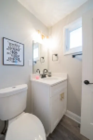 Spacious Living with Full Kitchen and Parking - Charming Coastal Retreat