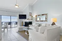 Gulf Front Views and Community Sun Deck - Spacious Beachside Retreat