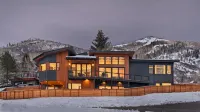 Mountain Modern Luxury Home with Stunning Views - Exquisite Retreat