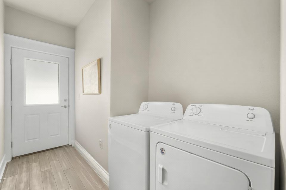 Photo 4 of 6