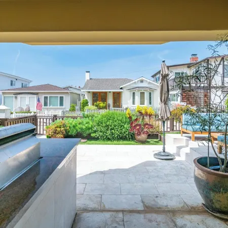 Cozy Beach Living with Large Patio & Garage Parking - Sleeps 4