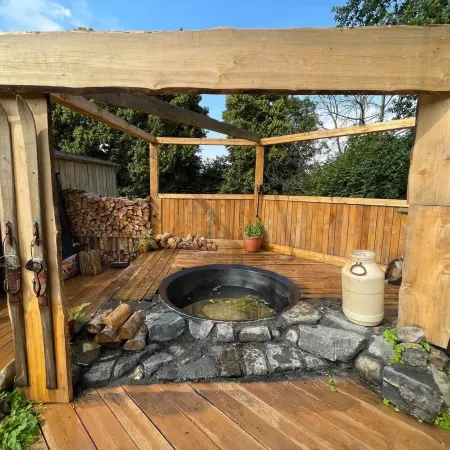 Lake View Dome Sleeps 6 -Hot Tub -Fireplace
