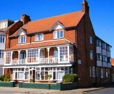 Beach Court Holiday Apartments Отели рядом с достопримечательностью «Skegness Clock Tower»