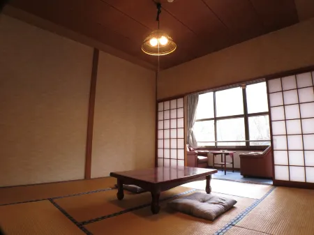 Kannojigoku Отели рядом с достопримечательностью «Kuju Forest Park Skiing Grounds»