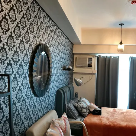Christine Suites at the Beacon Makati Отели рядом со станцией Станция ПНР Пасай-Роуд