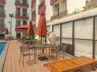 Simply and Cozy Studio at Dave Apartment - Pools