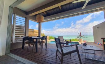 Luxury Beachfront Villa with Private Pool - Jolly's Rock