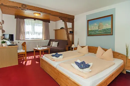 Hotel Garni Godenhof Отели в г. Тарп