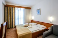 Hotel Dražica - Hotel Resort Dražica - Parvekkeita
