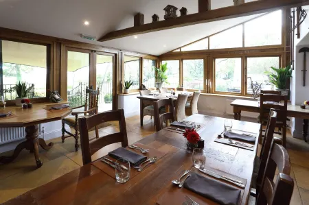 The Feathered Nest Inn