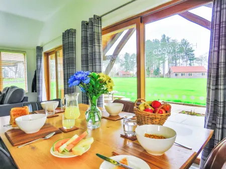 Hay's Wood Retreat Отели рядом с достопримечательностью «St Nicholas' Chapel»