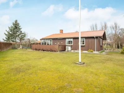 9 Person Holiday Home in Grenaa-by Traum Hotel in zona Voldby