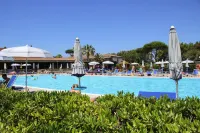 Villa in Cecina Mare Near Sandy Beaches - Pool