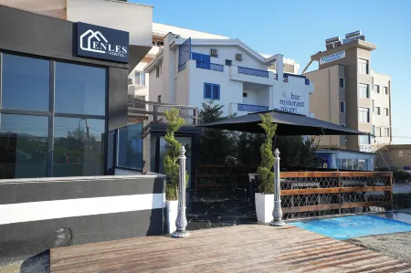 Enles Hostel Отели рядом с достопримечательностью «Rrota e Kuqe, Durrës»