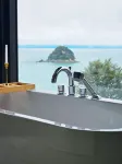 Oceanview Penthouse Suite & Beach Access Hotels in Kaiteriteri