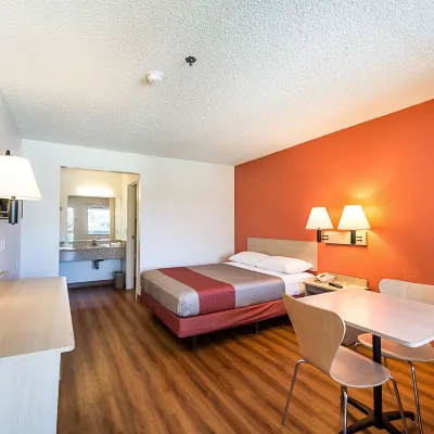 Motel 6 Sparks, NV - Airport - Sparks Отели рядом с достопримечательностью «Цирк Цирк»