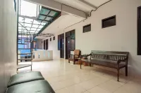 RedDoorz Near Margonda Raya