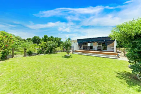 Palm Villa Ishigakijima Fusu Отели рядом с достопримечательностью «Ishigaki Cave»