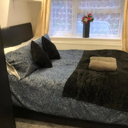 Onsite Cosy Practical Studio - in a Quite Area