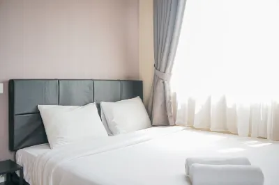 Comfortable Parkland Avenue 2Br Apartment Các khách sạn ở Cilenggang