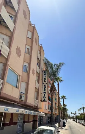 Hotel Avenida Отели в г. Кутар