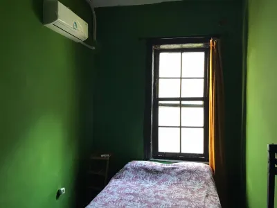 Titan House Hostel Hotel a 