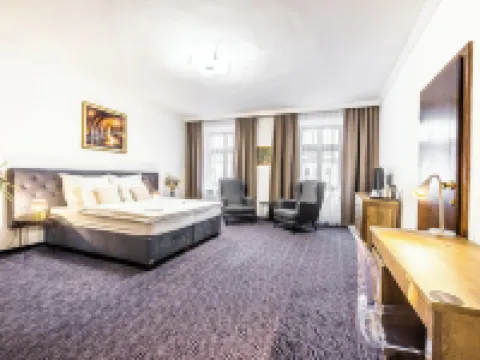 商場酒店 班斯卡－比斯特里察酒店