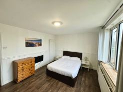Detached 4Beds - Windsor Heathrow & London Access