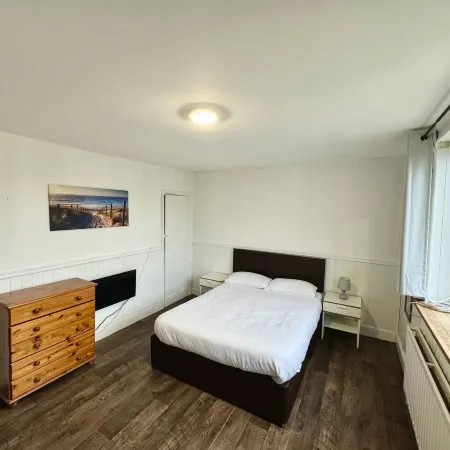 Detached 4Beds - Windsor Heathrow & London Access