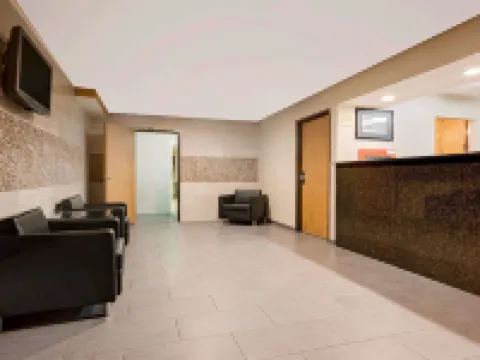 Super 8 by Wyndham Mentor/Cleveland Area Hotels in Lake County