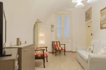 1 Bed Flat - Sleeps 2 - Parking Отели в г. Пинья