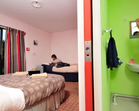 Tasman Bay Backpackers Hotels in Nelson