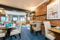 The Well Guesthouse - Inns