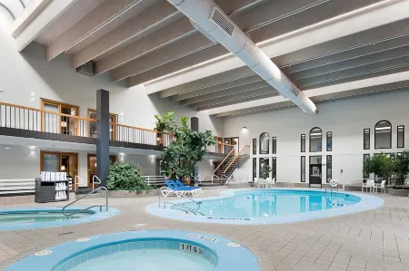 Ramkota Hotel Pierre Отели в г. Пьер