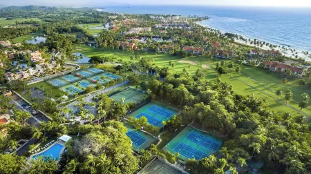 Wyndham Palmas Beach and Golf Boutique Resort Отели в г. Ябукоа