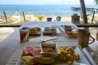 Parrot Cove Lodge - Kolam Renang
