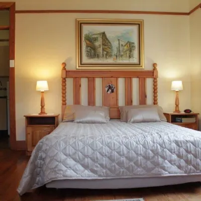 Margaret's Place Hotels near Rhodes Park