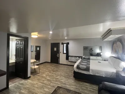 Cindy LYN Motel