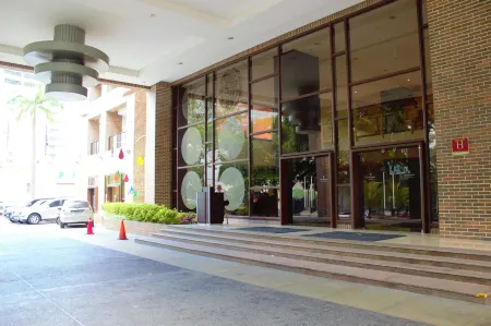 Renaissance Caracas la Castellana Hotel Отели рядом с достопримечательностью «Edificio Humboldt»