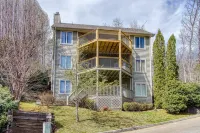 Tree Tops by HoneyBear Cabins - Boutique