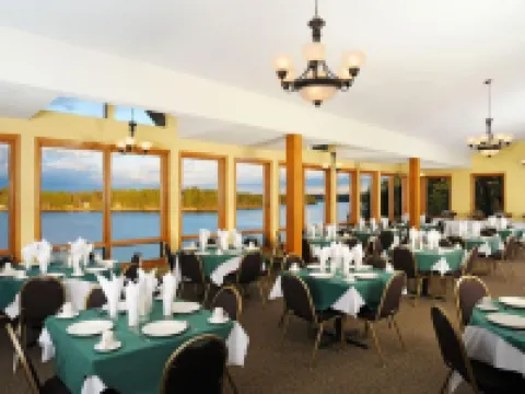 The Pointe Hotel and Suites Hotels in Oneida County