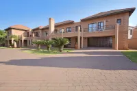 Centurion Golf Suites Boca Walk