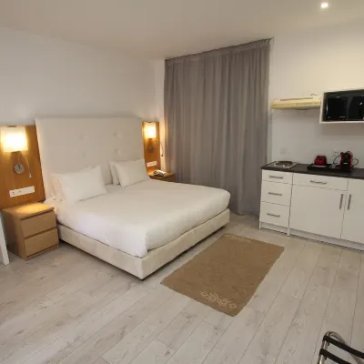 Casablanca Suites & Spa Hotels near APEBI