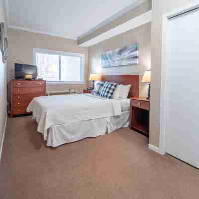 The Cove of Lake Geneva Rooms