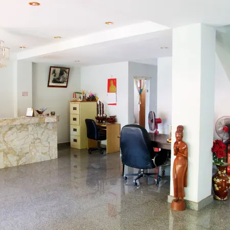 Sichang Shine Khao Resort Отели рядом с достопримечательностью «Ко Си Чанг»