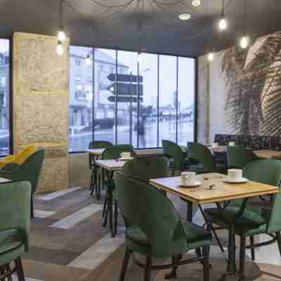 Logis Hôtel Du Maine Dining/Meeting Rooms