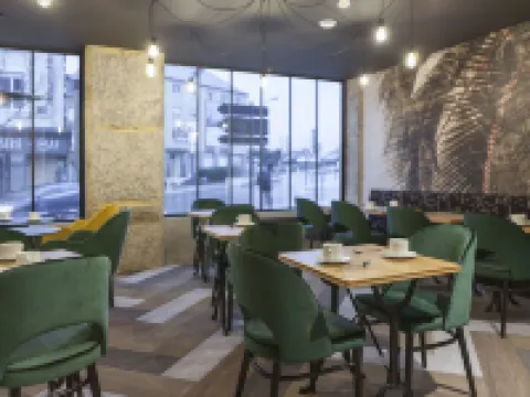 曼恩酒店 拉瓦勒酒店