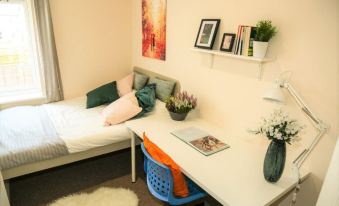 Warwick Home Lisca House - Housity