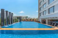 Feathers - A Radha Hotel Chennai - Rooftop Pools